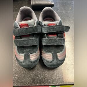 PUMA BOYS VELCRO SNEAKERS SIZE 9